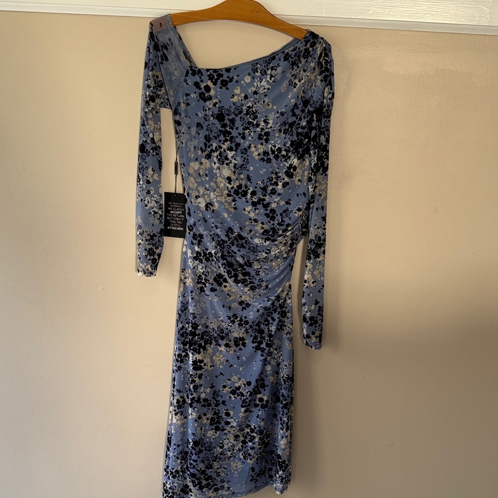 WHBM Elegant Off-The-Shoulder Bodycon Midi Dress with a sophisticated design. - Picture 10 of 15